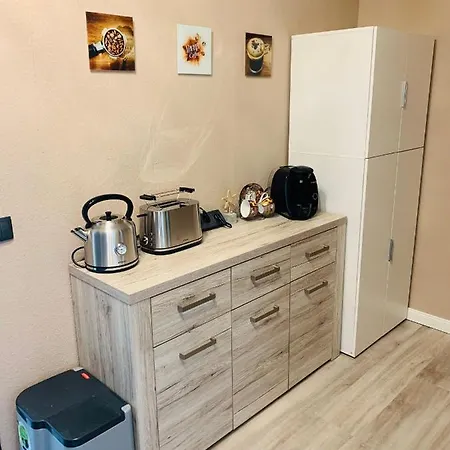 Strandhuus 107, 70 Meter Zum